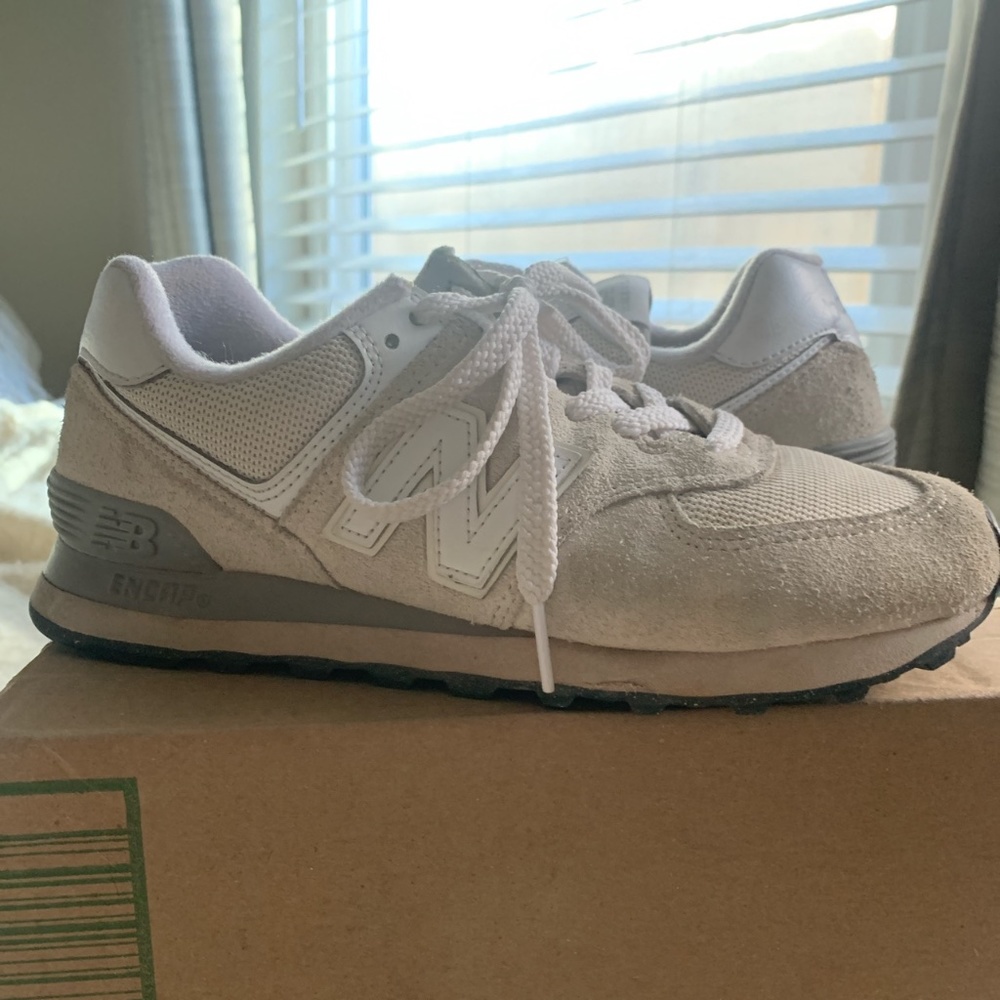 Women’s 574 New Balance sneakers